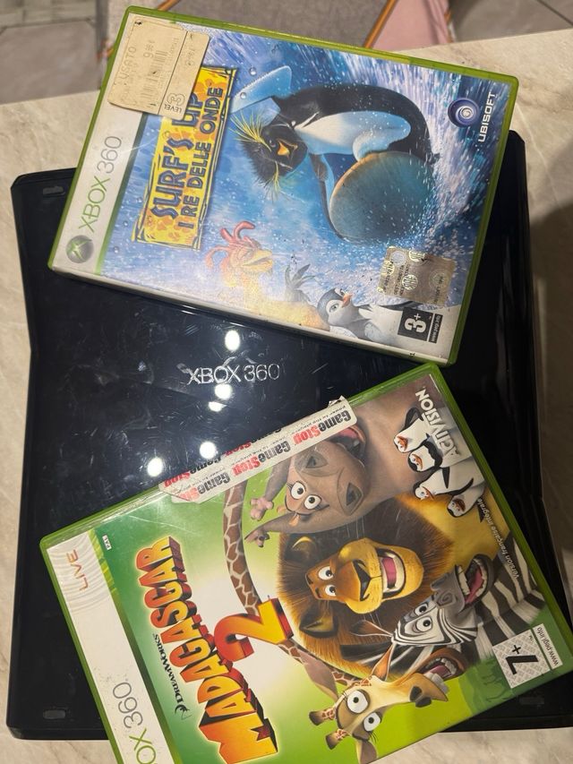 Xbox 360 con giochi e controller 220GB cavo HD