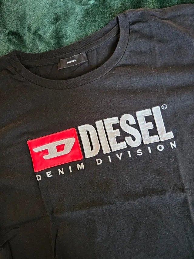 T-shirt Diesel nera