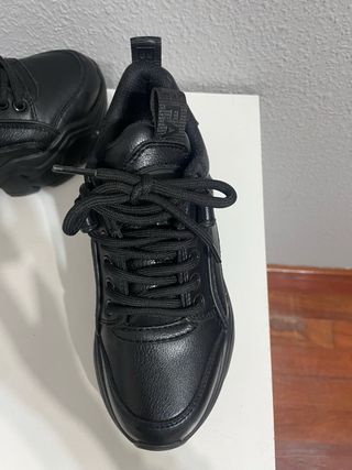 Buffalo negras plataforma