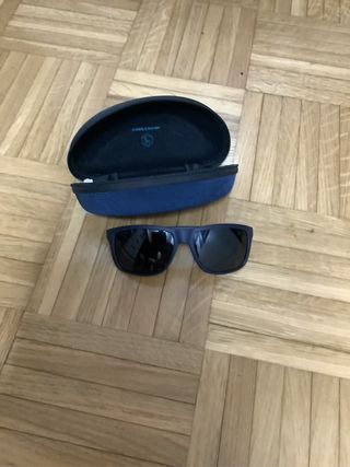 Gafas de sol niño nuevas con funda