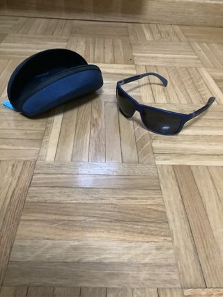 Gafas de sol niño nuevas con funda