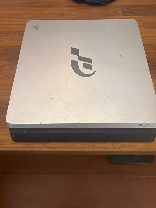 PS4 Gran Turismo con lector de CD roto