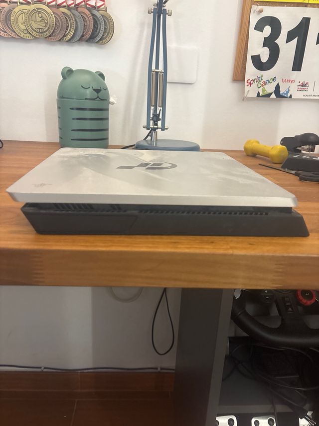 PS4 Gran Turismo con lector de CD roto