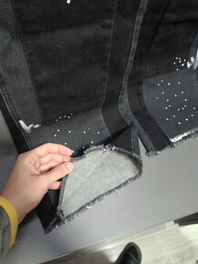 Vaqueros oversize negros y grises