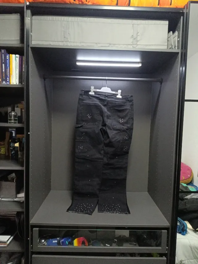 Vaqueros oversize negros y grises