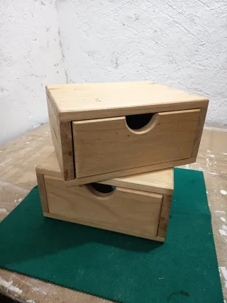 Mesitas de noche flotantes artesanales para Lidia