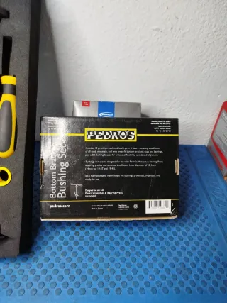 Prensa y adaptadores para pedalier