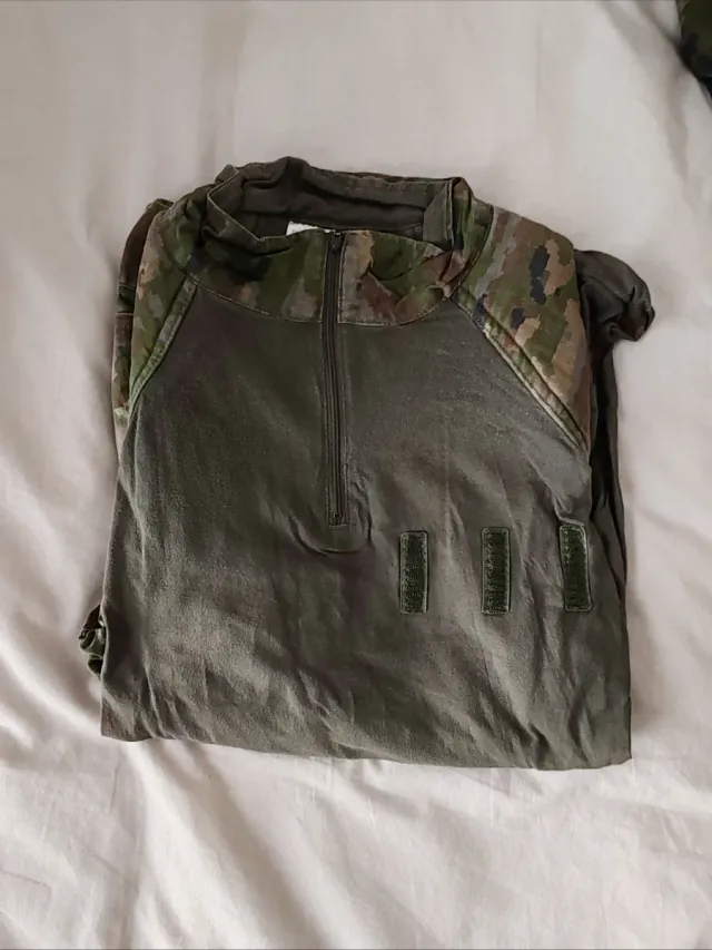 Camiseta ligera militar verde y camuflaje