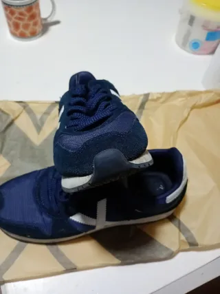 Zapatillas Munich Negras y Plateadas