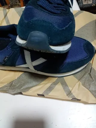 Zapatillas Munich Negras y Plateadas