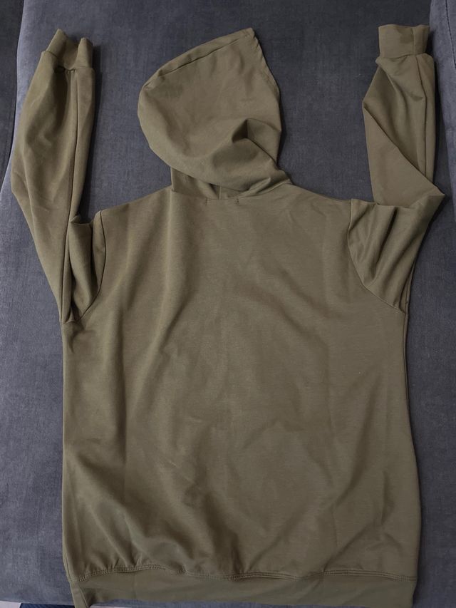 Sudadera verde con símbolo de la paz lentejuelas