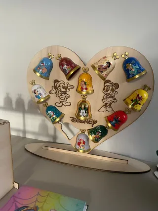 Espositore a forma di cuore per campanelle