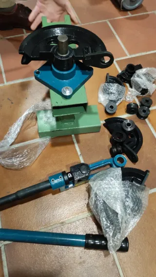 Dobladora de tubos profesional de 10 a 25 mm