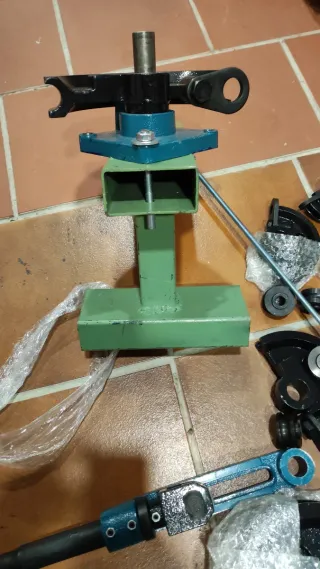 Dobladora de tubos profesional de 10 a 25 mm