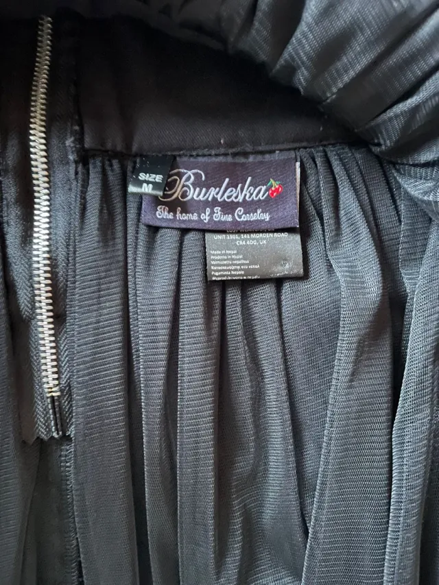 Minigonna stile goth nera con fibbie