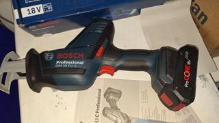 Sierra Sable Bosch GSA 18V-LI C + Batería ProCORE