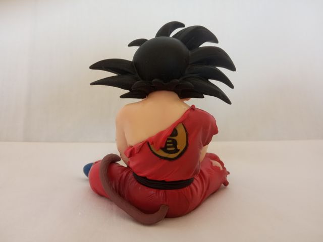 Statuina Dragon Ball Goku bambino seduto 9,5 cm