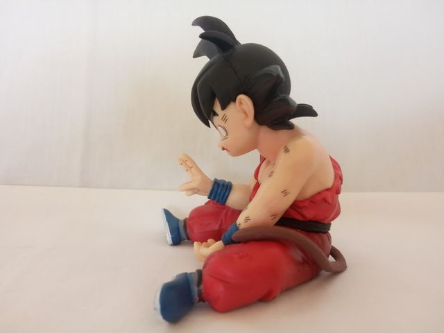 Statuina Dragon Ball Goku bambino seduto 9,5 cm