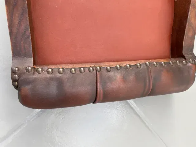 Poggiapiedi in pelle Cardinal Valenti