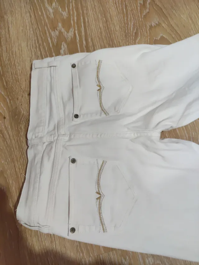 Pantalón blanco pitillo