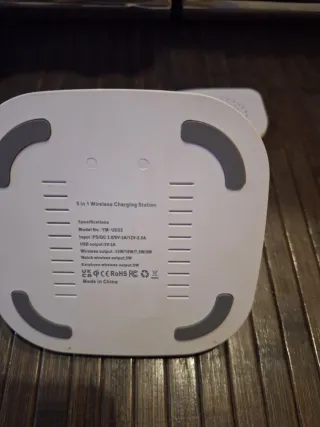 Cargador Inalámbrico Luminoso 5 en 1 para Apple