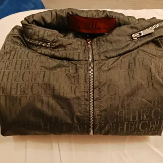 Chaqueta impermeable Carolina Herrera.