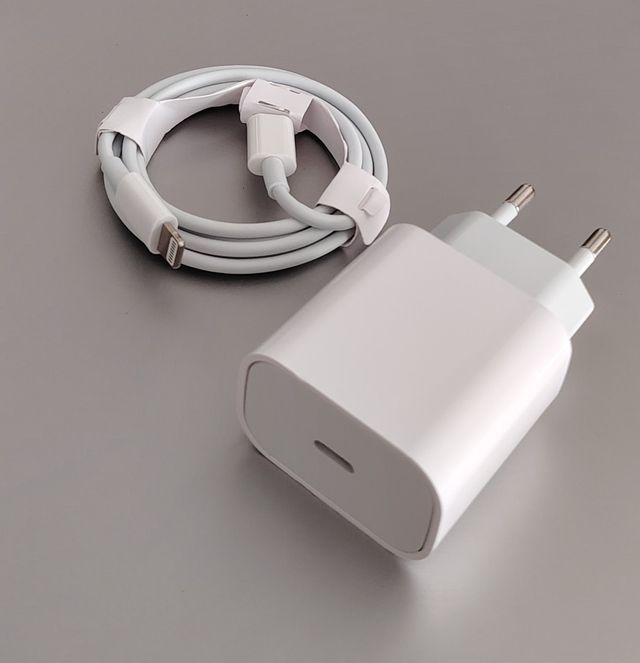 20W Cargador compartible iPhone 14 13 Carga Rápida