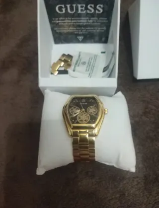 Reloj Guess Dorado Negro Nuevo