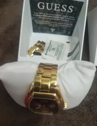 Reloj Guess Dorado Negro Nuevo