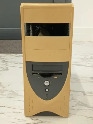 Caja Torre PC ATX Retro