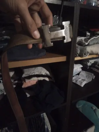 Fibbia Louis Vuitton marrone