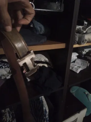 Fibbia Louis Vuitton marrone