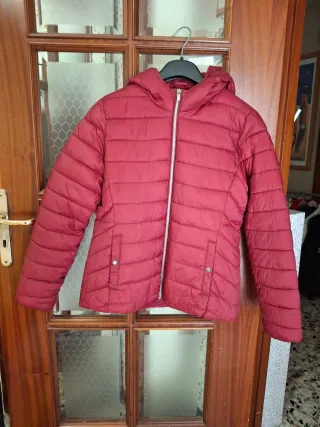 Giubbino donna rosso con cappuccio