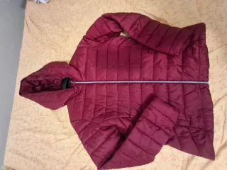 Giubbino donna rosso con cappuccio