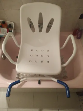 Silla giratoria para baño de mayores sin estrenar