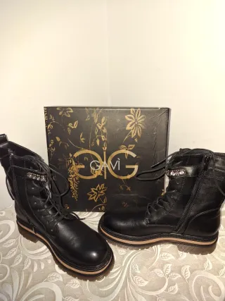 Stivaletti neri GAVI