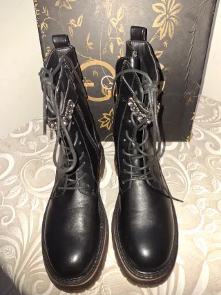 Stivaletti neri GAVI