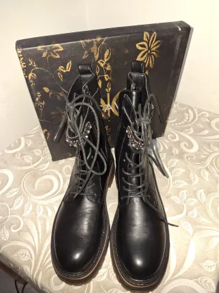 Stivaletti neri GAVI