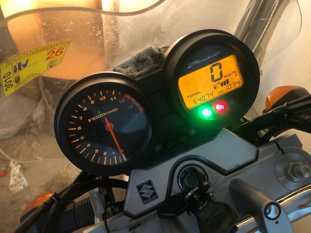 Suzuki Bandit 650cc con maletas