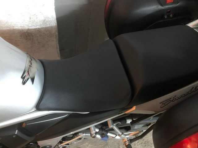 Suzuki Bandit 650cc con maletas