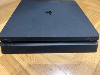 PS4 Slim 1TB + Rocket League y 2 mandos