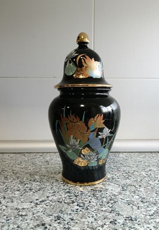 Lote decorativo vintage: tetera + jarrón + urna