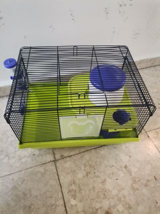 Jaula para hámster con accesorios