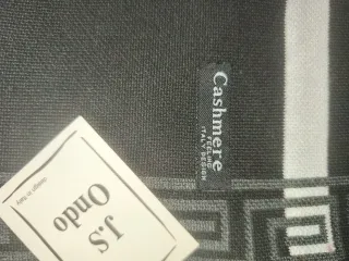 Cesta regalo hombre: Perfume, cartera y bufanda