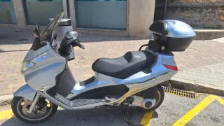 Piaggio X8 250 ie scooter.