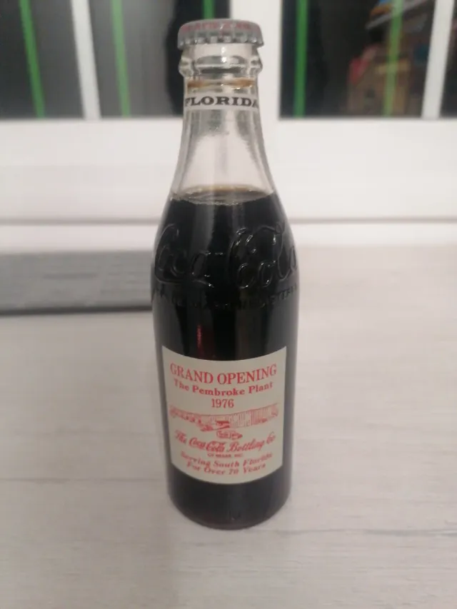 Botella Coca-Cola Edición Pembroke 1976