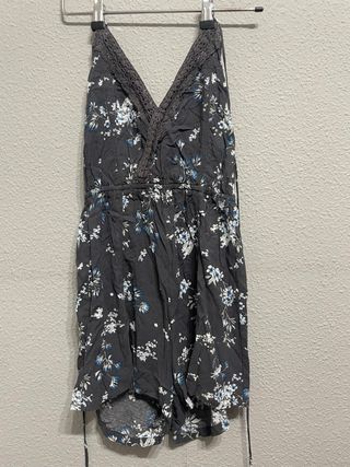 Mono corto floral gris