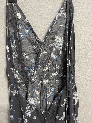 Mono corto floral gris