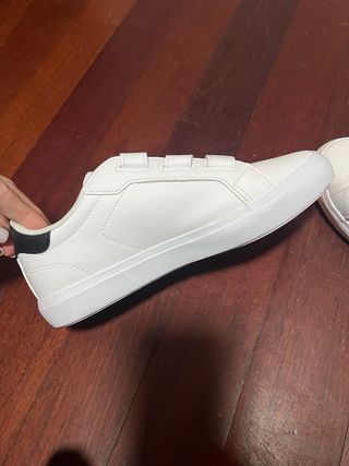 Tenis Lacoste niño velcro blanco talla 33