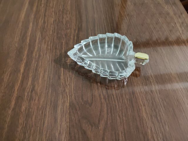 Cenicero cristal hoja